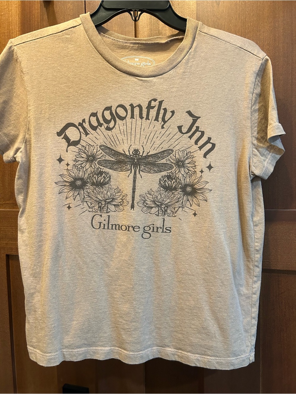 Gilmore Girls Dragonfly Inn Graphic Tee - Neutral size small